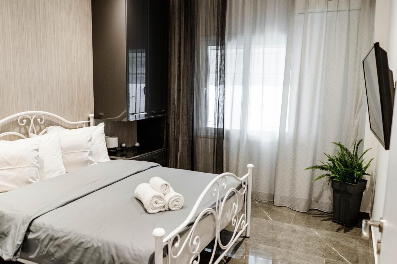 Larissa Railway &Metro Station Apartment Athens Exterior photo